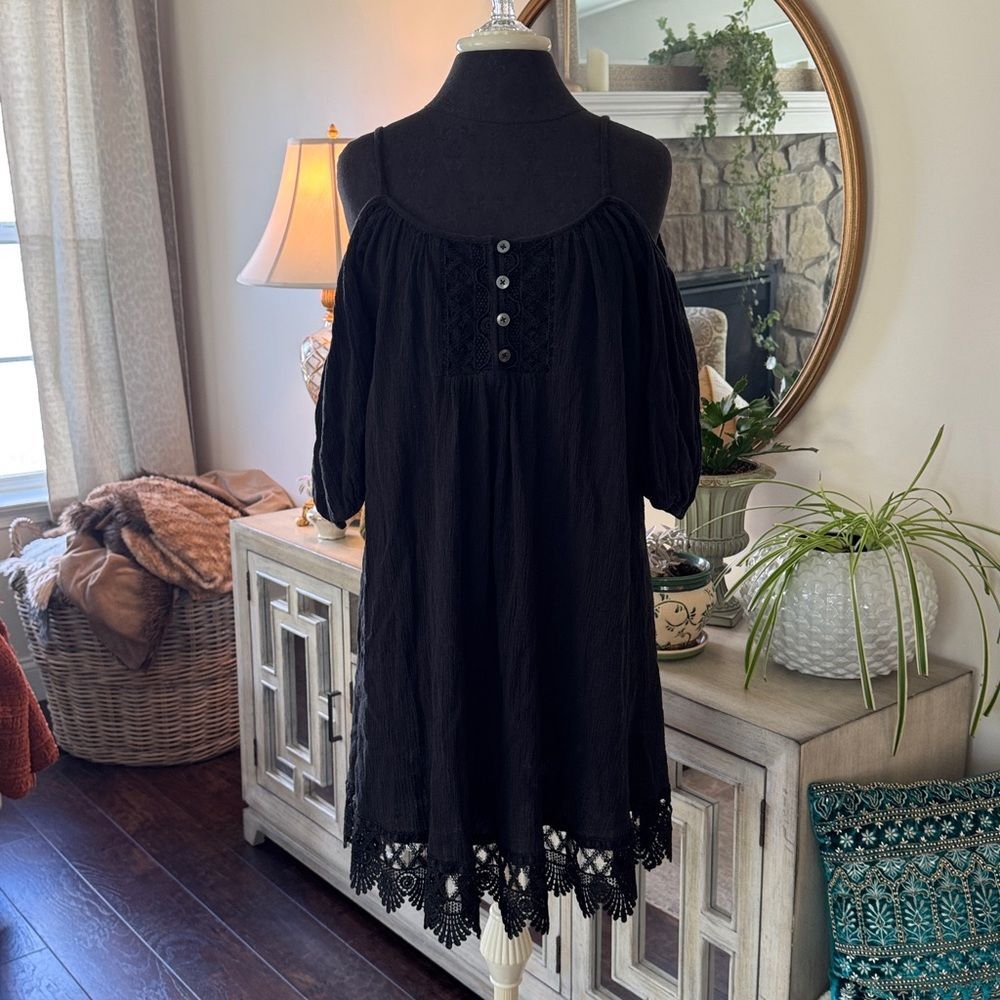 Black Off-Shoulder Dress with Lace Hem S – M